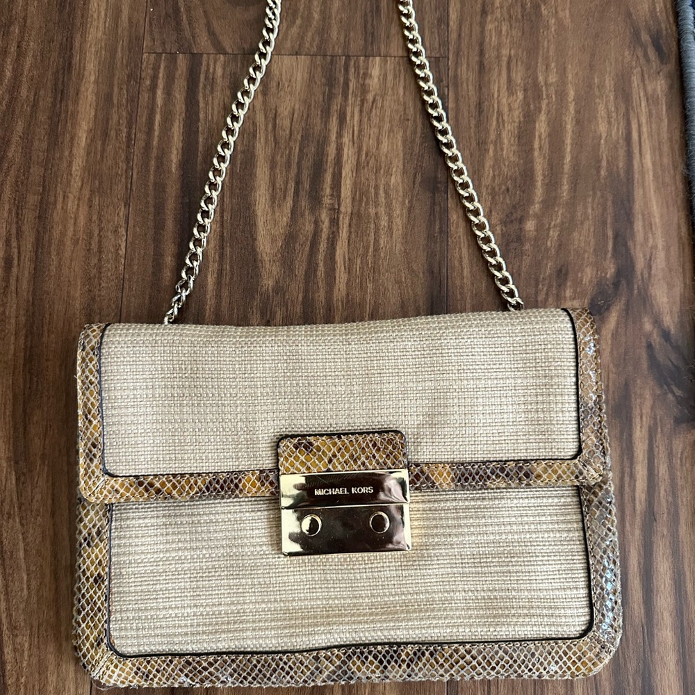 Michael Kors Beige Straw Shoulder Bag with Gold Chain